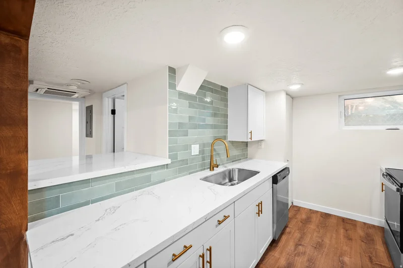 563 S DENVER ST, Salt Lake City, Utah, United States. - Photo 6