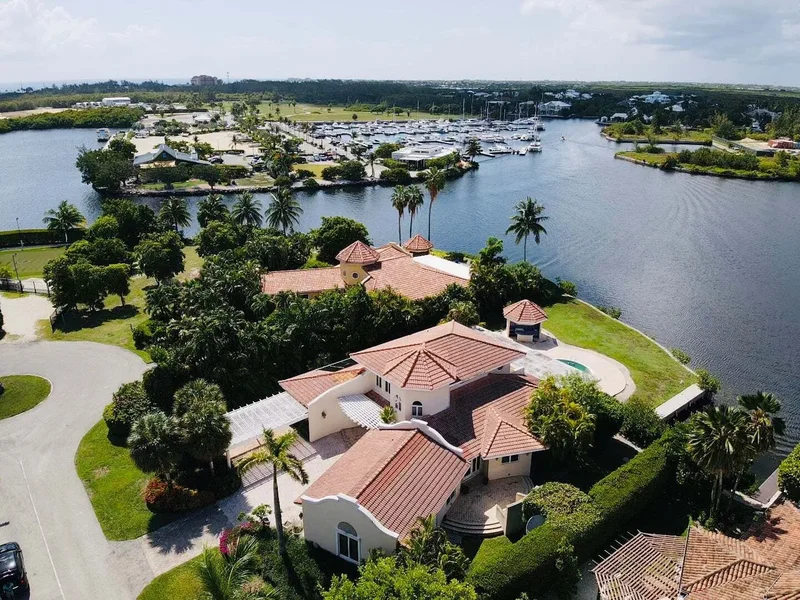 726 YACHT DRIVE, W Bay Bch North, NA, West Bay, West Bay, Cayman Islands. - Photo 6
