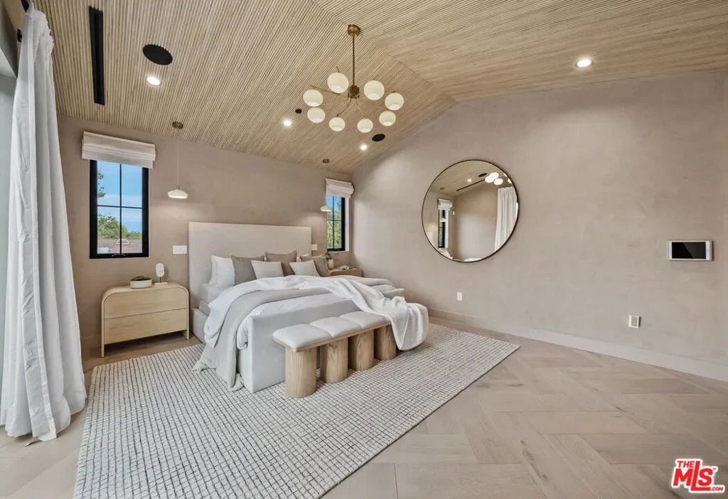 11317 Valley Spring Lane, Los Angeles, California, United States. - Photo 31