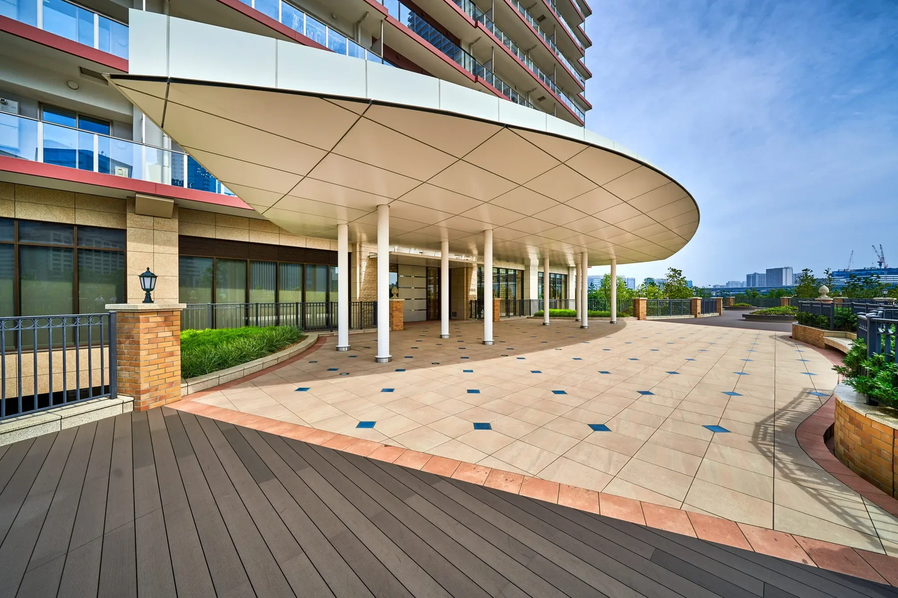 Exterior photo 7