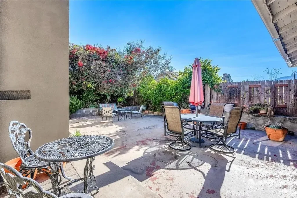 2544 Evelyn Street, La Crescenta-Montrose, California, United States. - Photo 18
