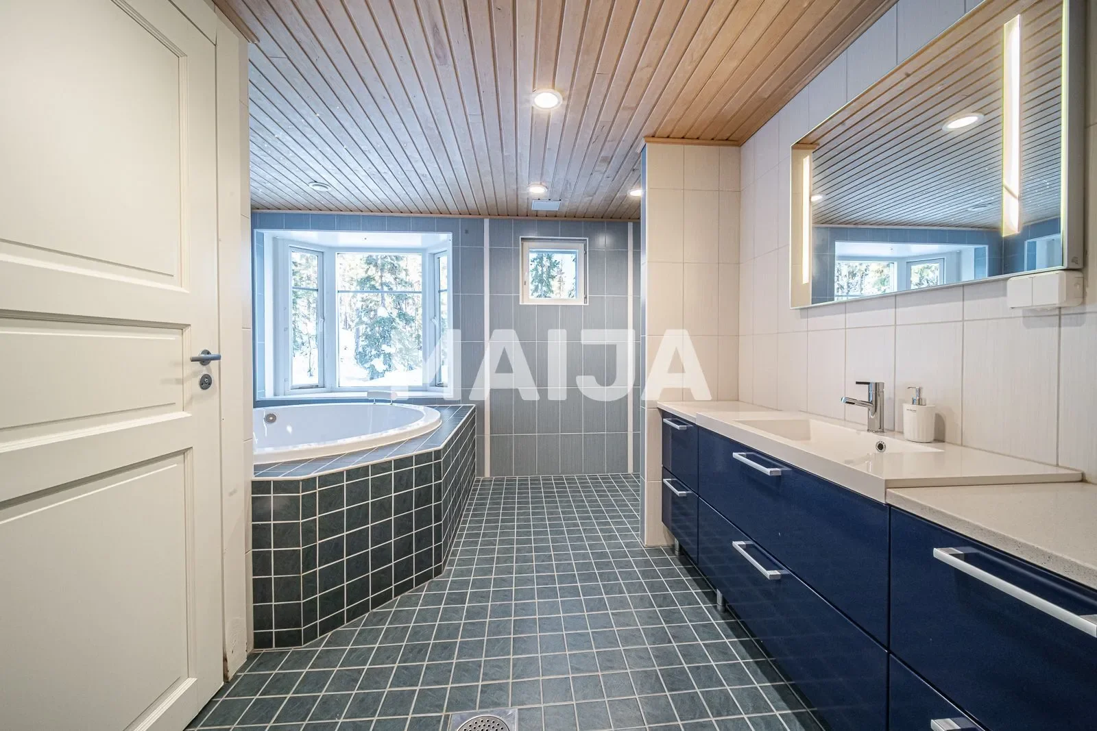 Gallery photo 4