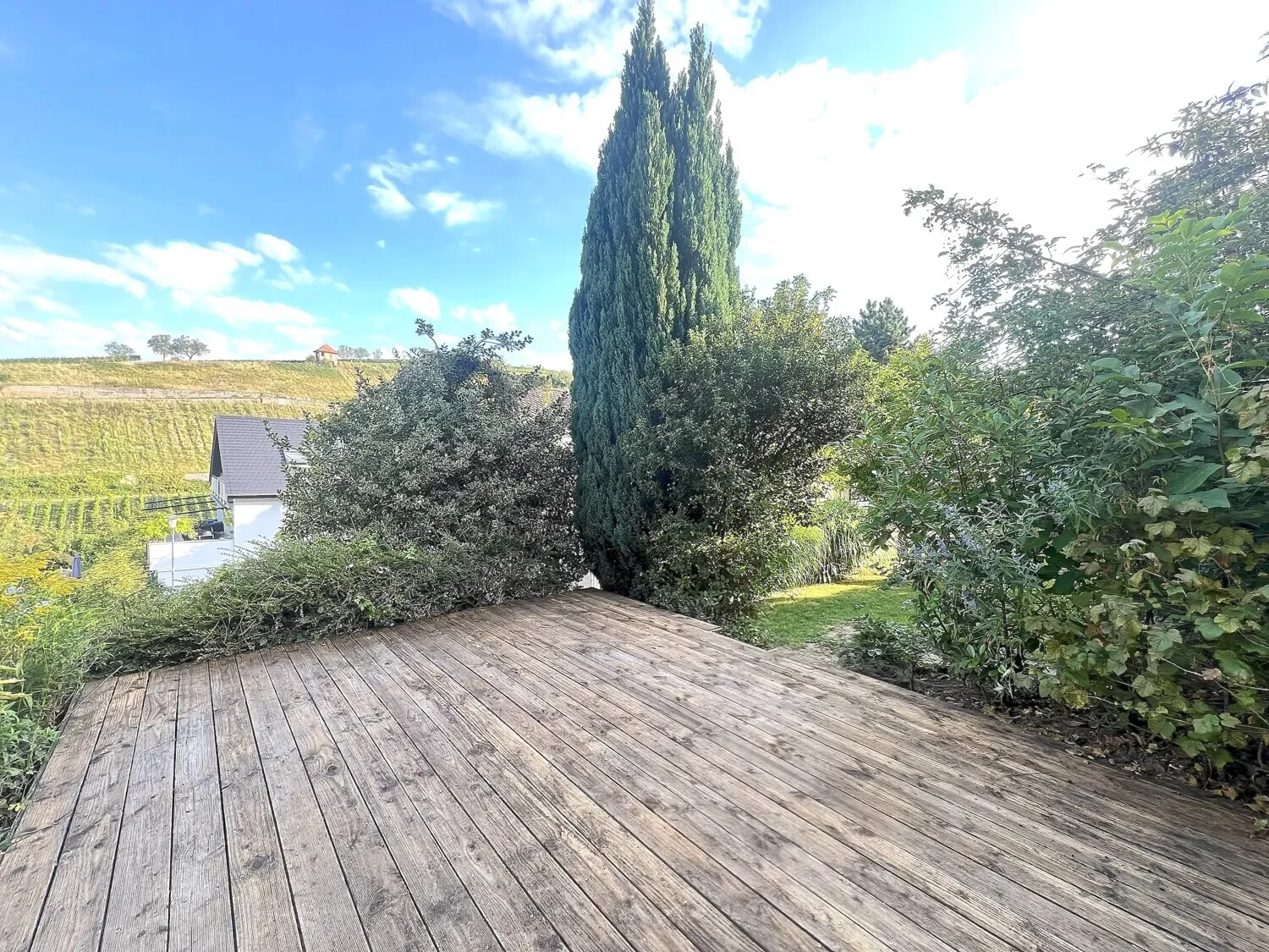 Exterior photo 5