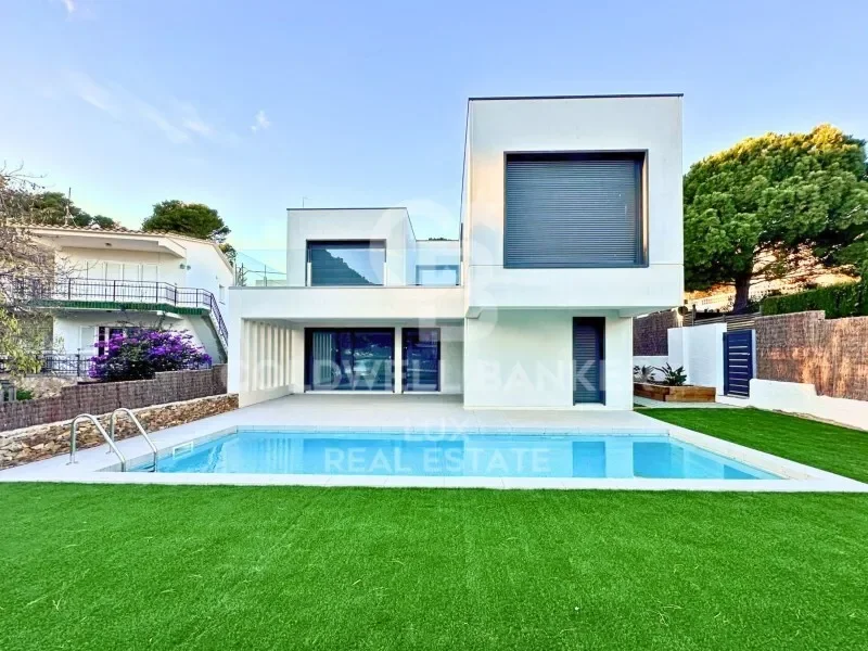 Exterior photo 2