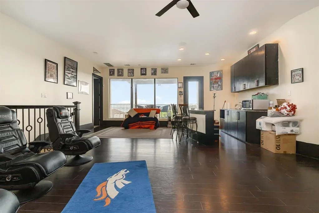 1031 Mallard Pointe Drive, Grand Prairie, Texas, United States. - Photo 20