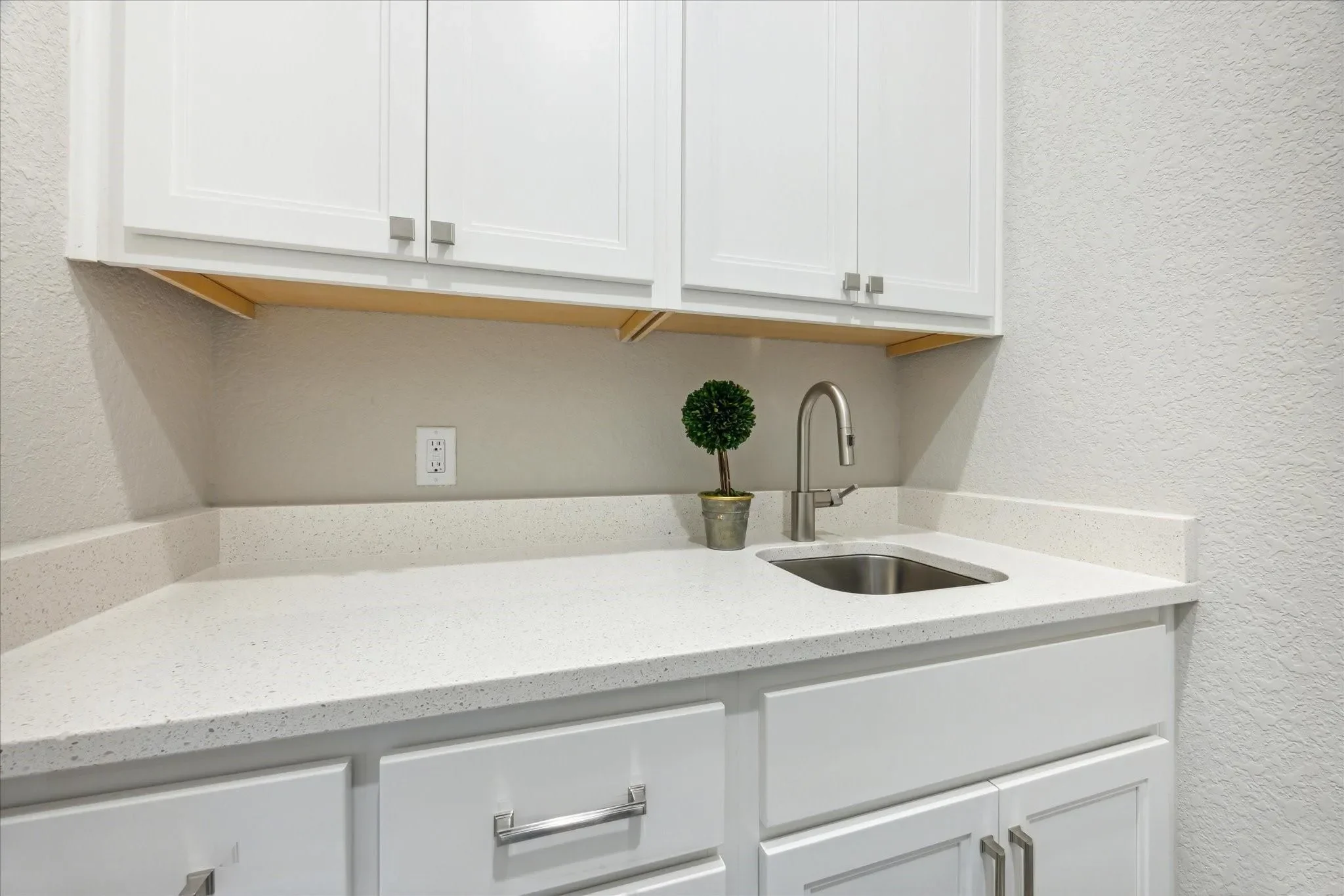 6821 Little Serenity CV, Jonestown, Texas, United States. - Photo 31