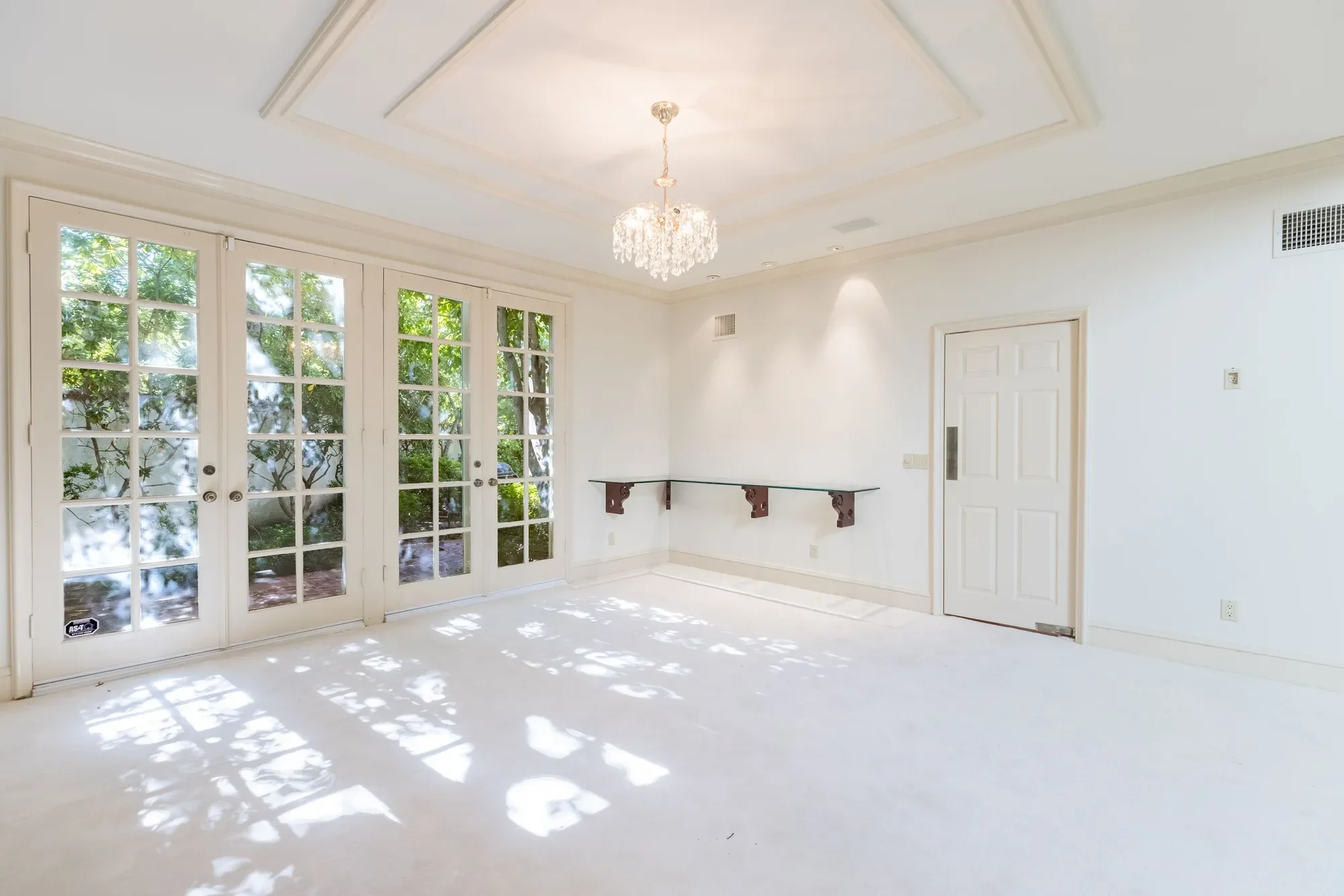 12386 Ridge Circle , Los Angeles, CA 90049, Los Angeles, California, United States. - Photo 26