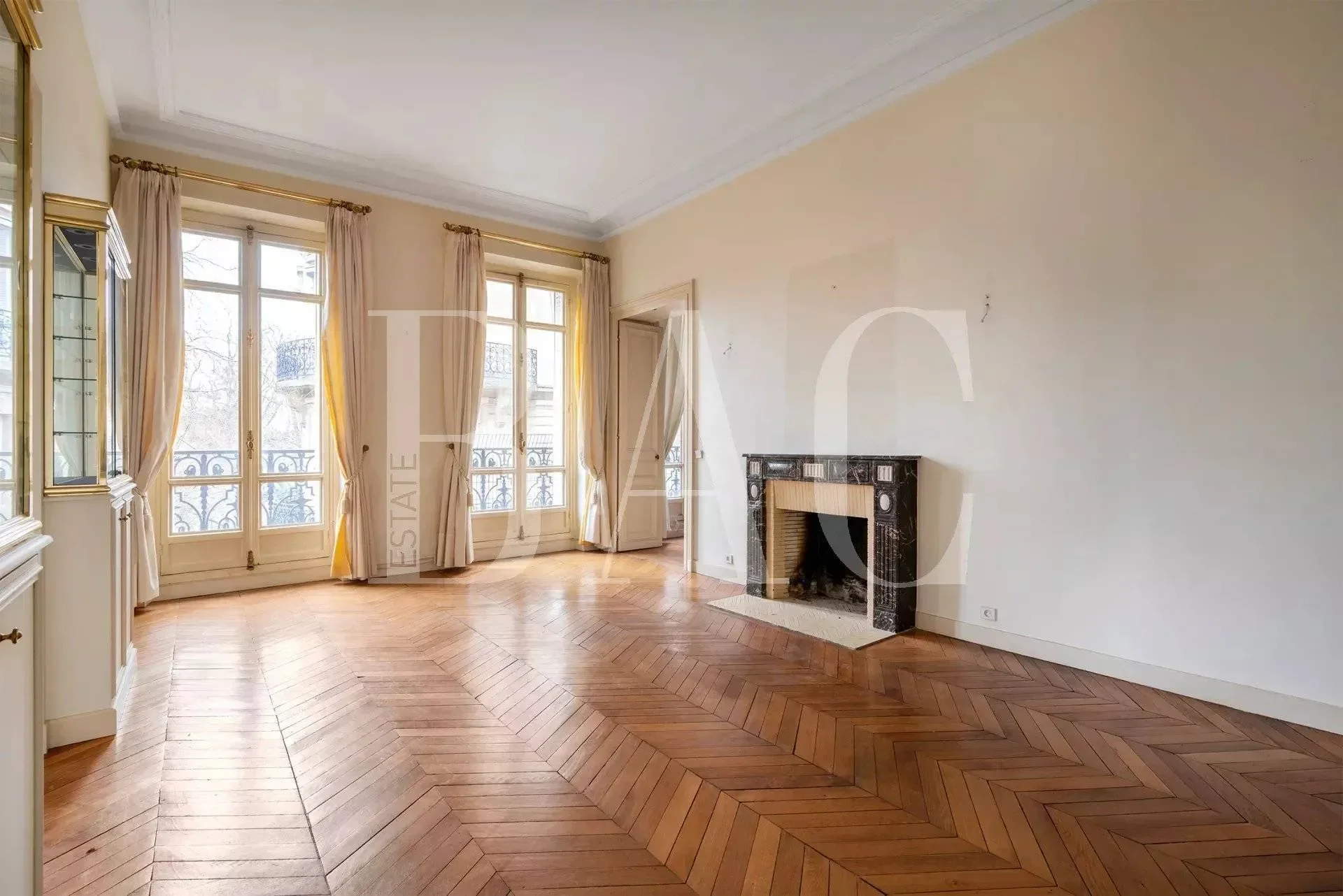 Paris, Île-de-France, France. - Photo 8