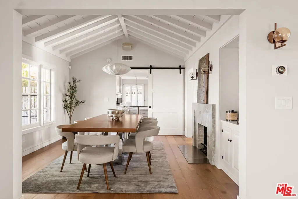 12417 Mulholland Drive, Los Angeles, California, United States. - Photo 13