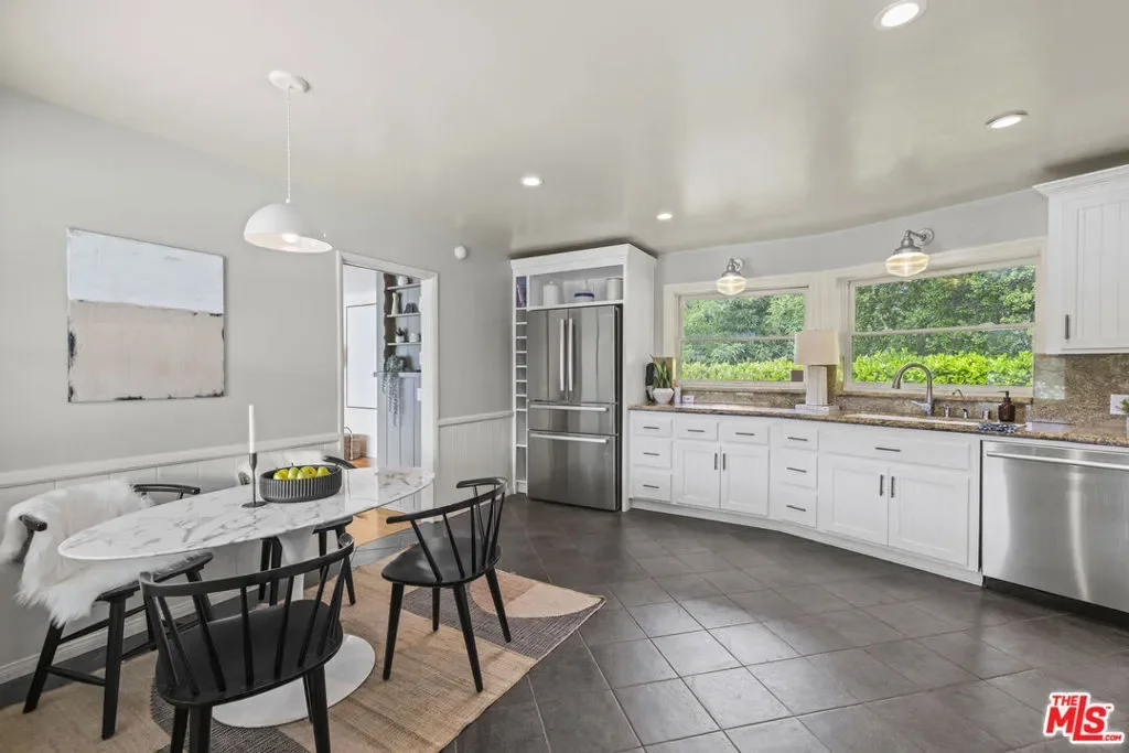 4650 Canoga Avenue, Los Angeles, California, United States. - Photo 4
