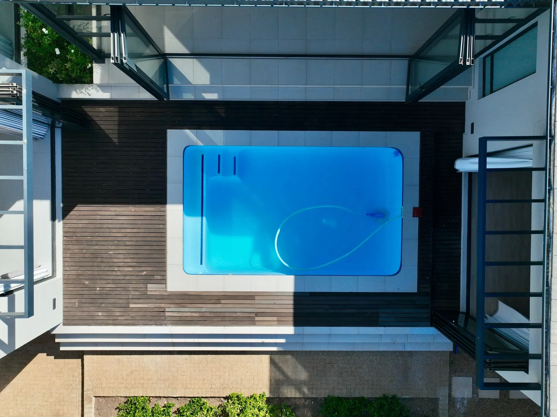 Exterior photo 8