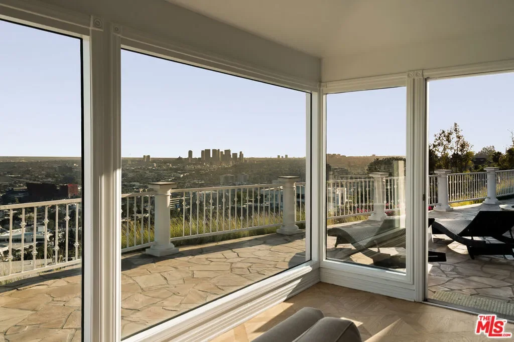 8527 Hedges Way, Los Angeles, California, United States. - Photo 13