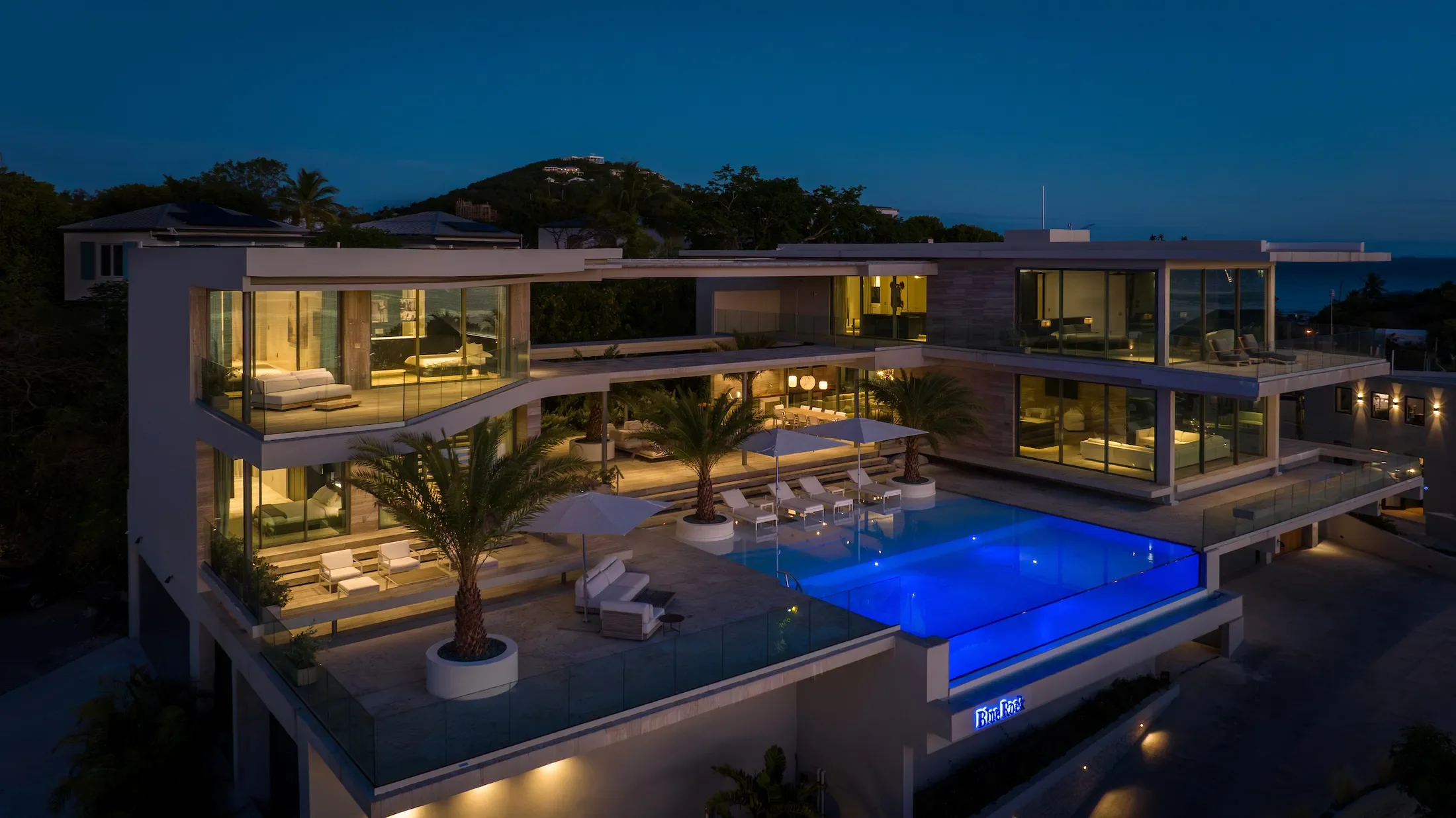 Exterior photo 10