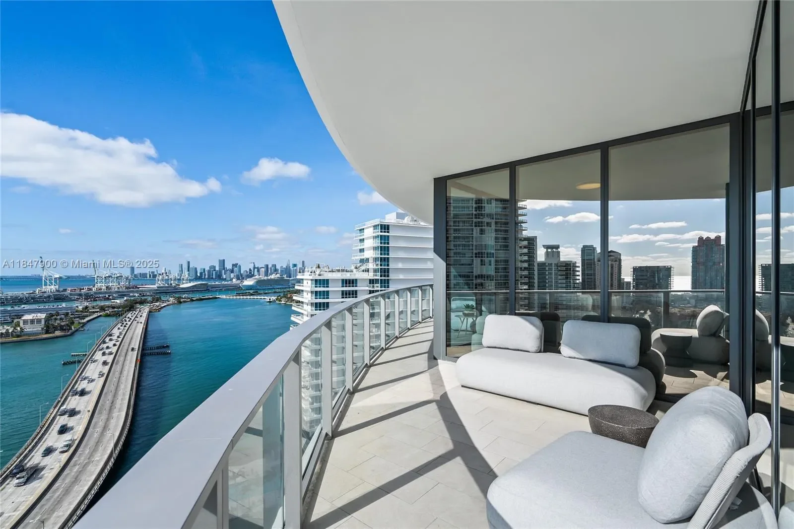 Miami Beach, Florida, United States. - Photo 3
