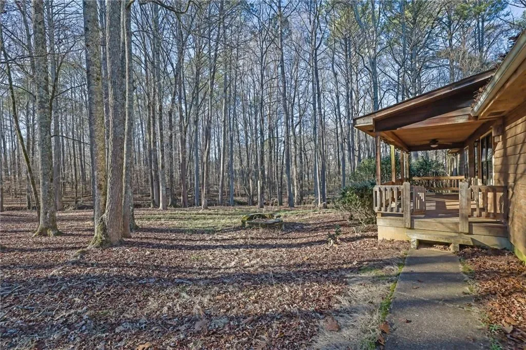 Exterior photo 7