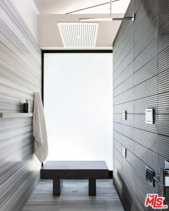 814 Toulon Drive, Los Angeles, California, United States. - Photo 3
