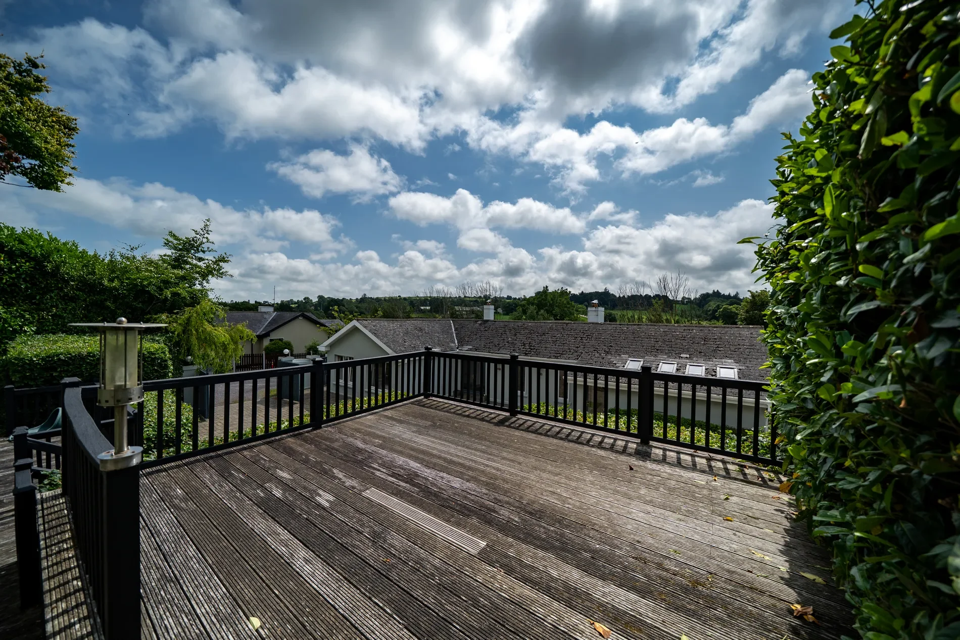 Exterior photo 9