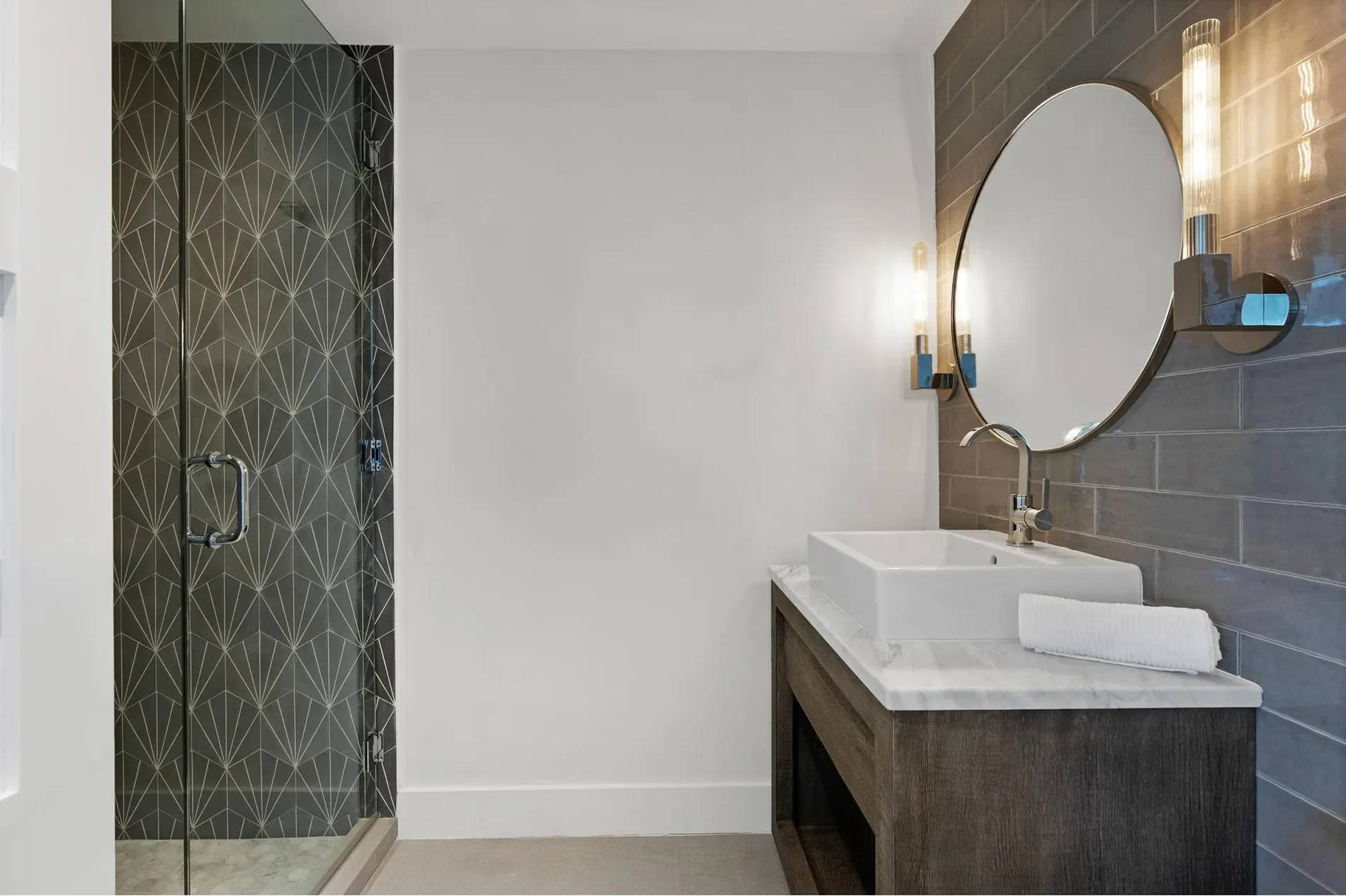 1 Collins Ave, Miami Beach, Florida, United States. - Photo 17