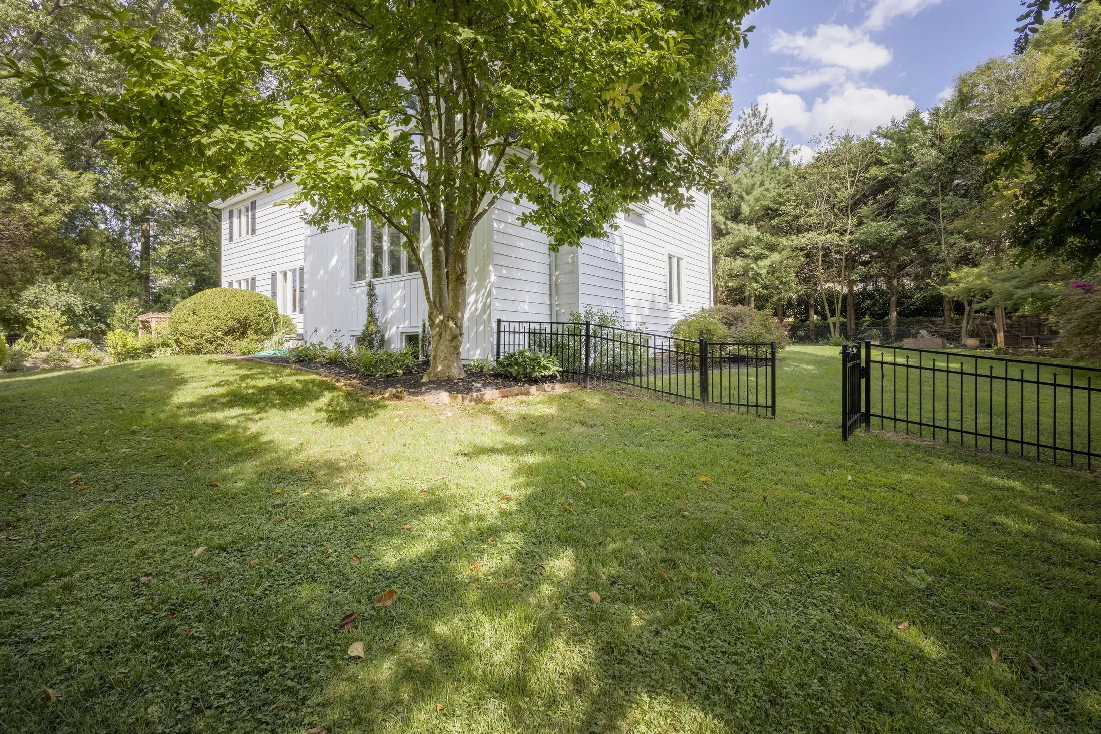 200 East Hillcrest Avenue , Philadelphia, PA 19118, Philadelphia, Pennsylvania, United States. - Photo 31