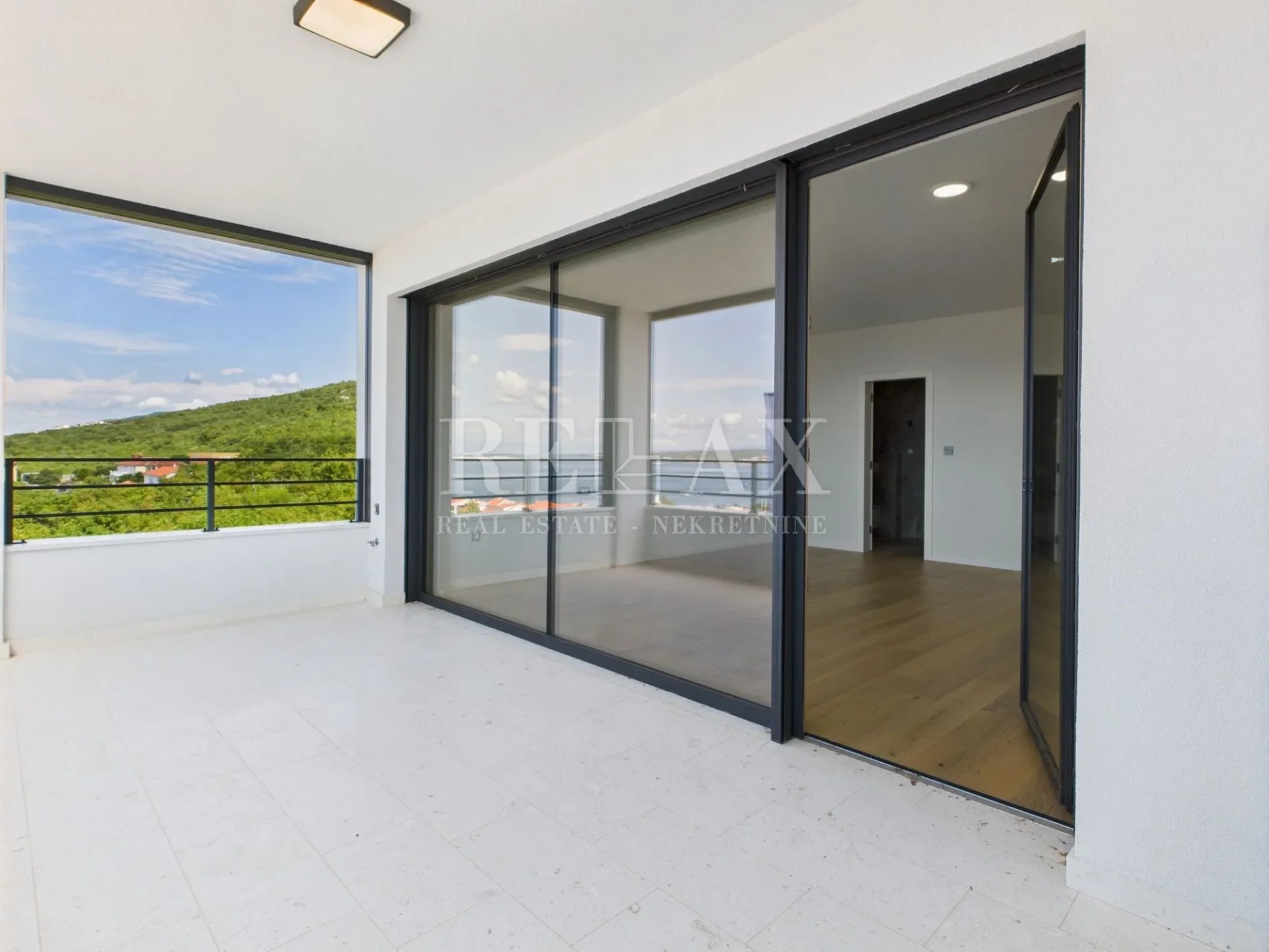 Gallery photo 12