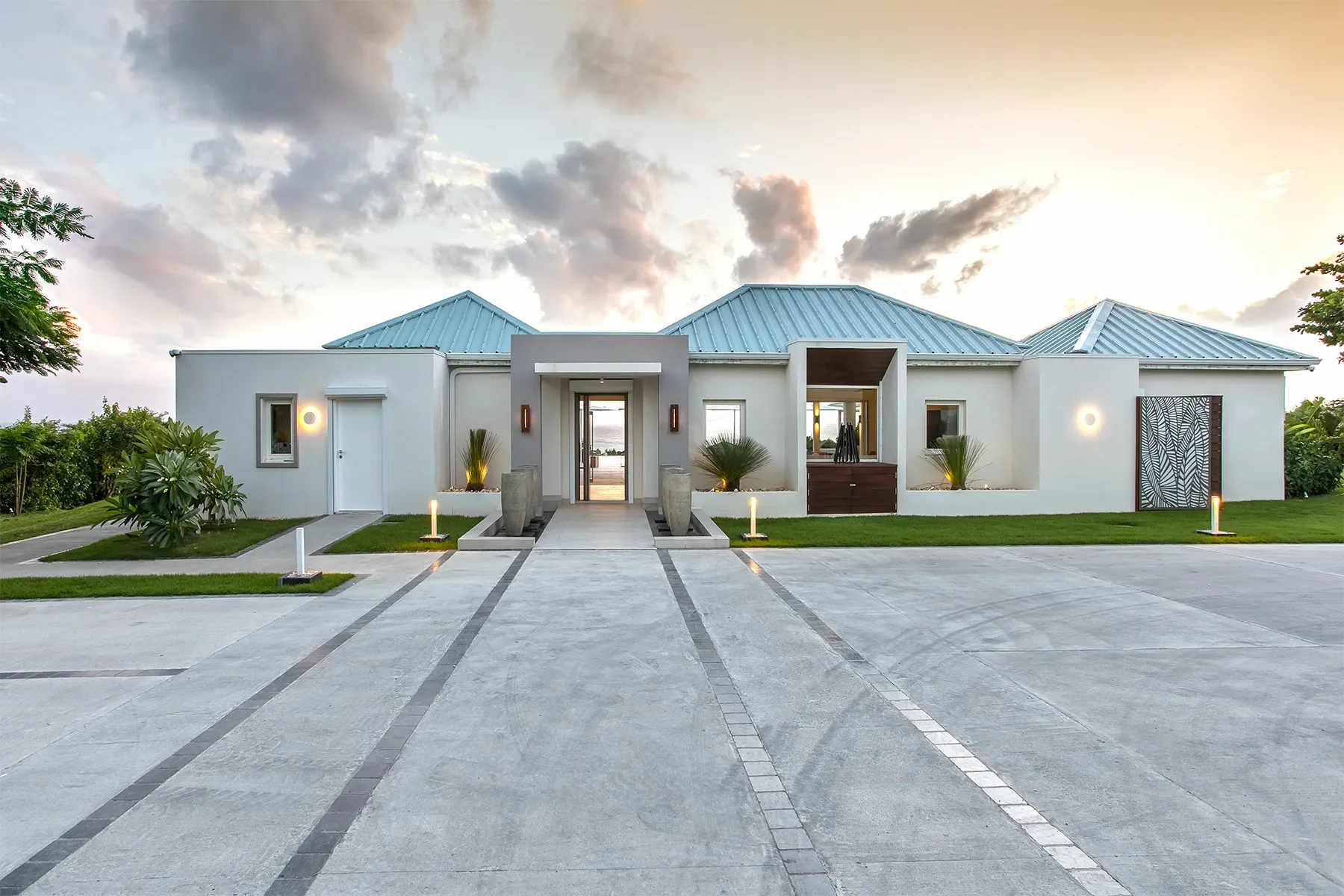 Exterior photo 9