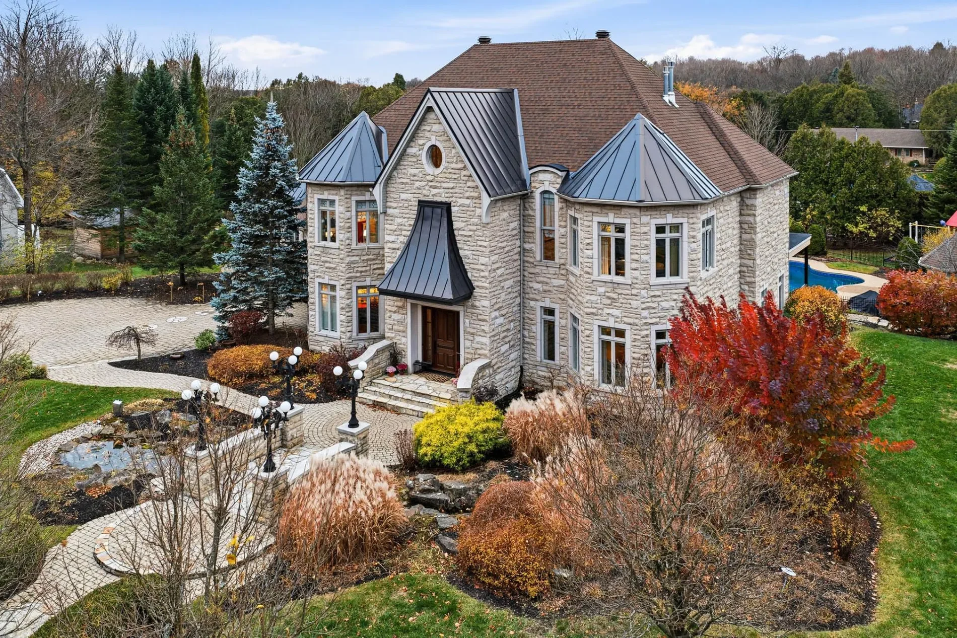 Exterior photo 9