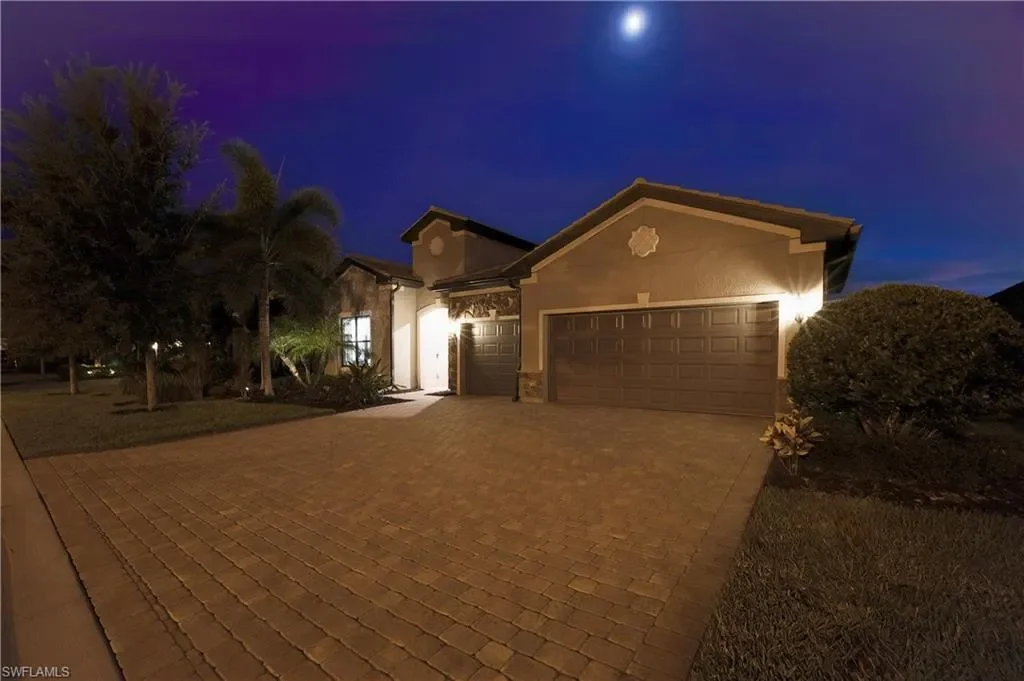 Exterior photo 11
