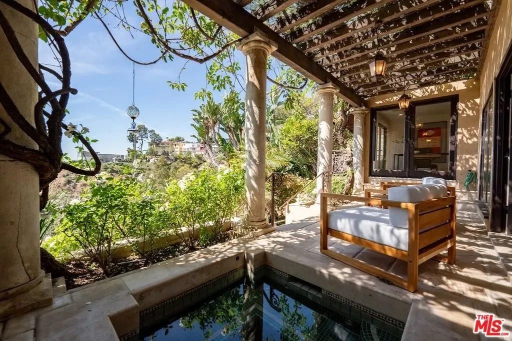 6930 Oporto Drive, Los Angeles, California, United States. - Photo 4
