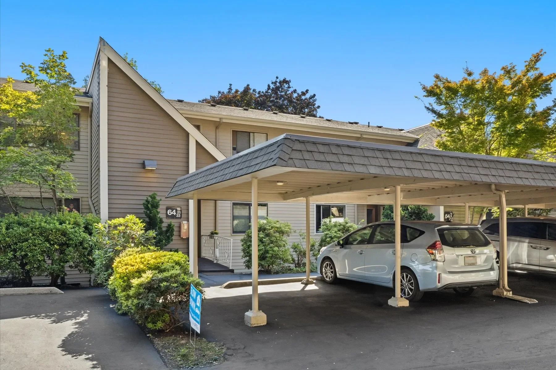 6423 Sand Point Wy NE , Seattle, WA 98115, Seattle, Washington, United States. - Photo 1