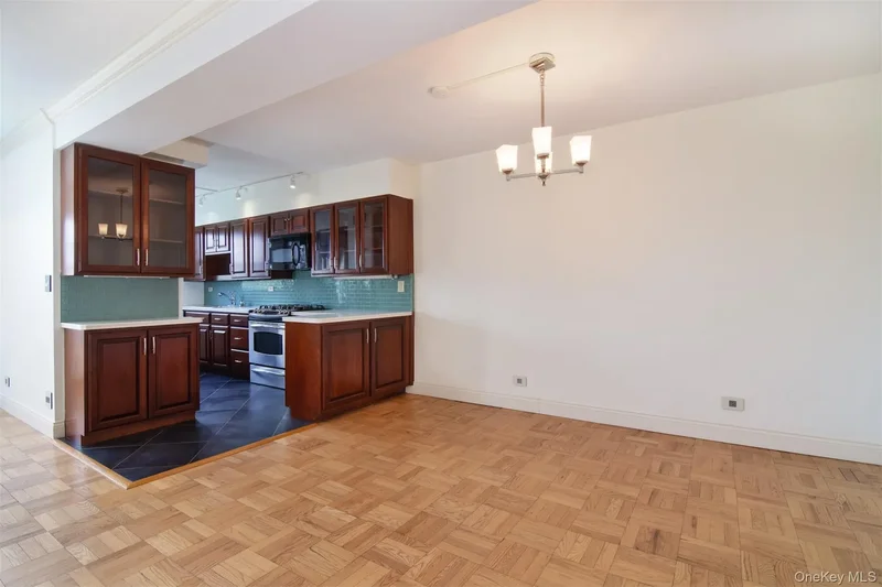 750 Kappock Street, New York, New York, United States. - Photo 2
