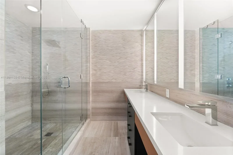 1 Collins Ave 108, Miami Beach, Florida, United States. - Photo 16