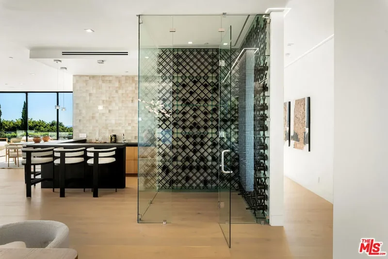5931 Kanan Dume Road, Malibu, California, United States. - Photo 21