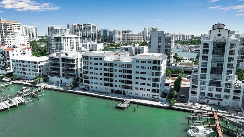 226 GOLDEN GATE POINT, Sarasota, Florida, United States. - Photo 8