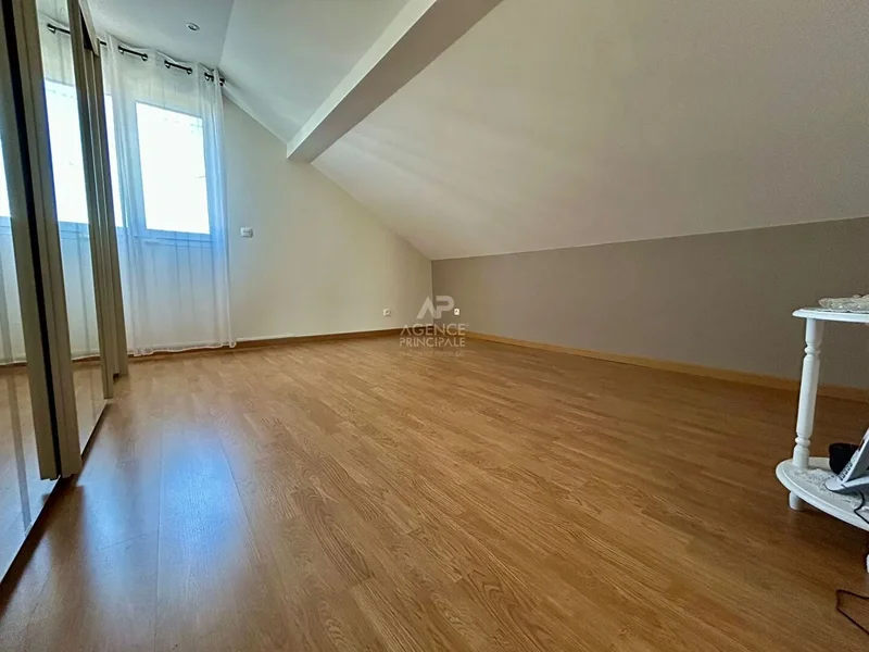 Poissy, Île-de-France, France. - Photo 8