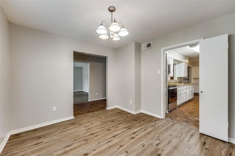 7517 Meadow Oaks Drive, Dallas, Texas, United States. - Photo 13