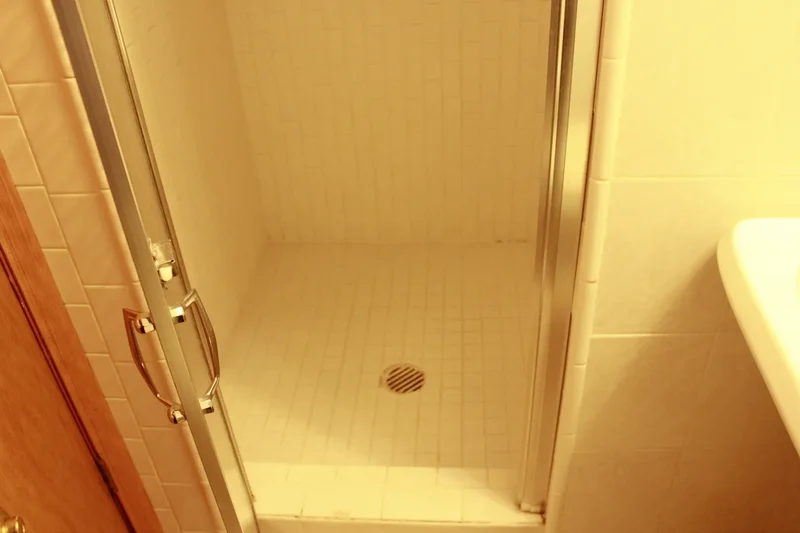 5639 N Manor Lane, Chicago, Illinois, United States. - Photo 29