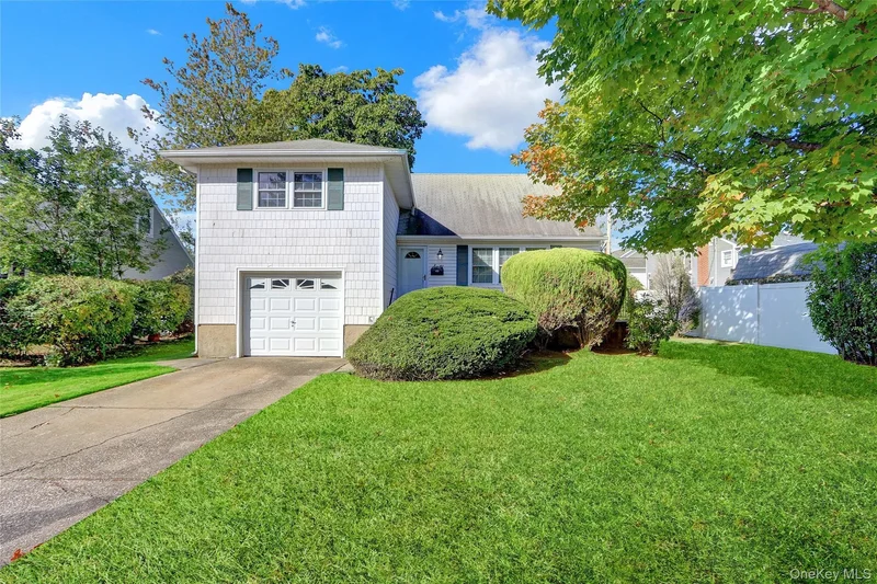 60 Elizabeth Drive, Bethpage, NY 11714, Bethpage, New York, United States. - Photo 6