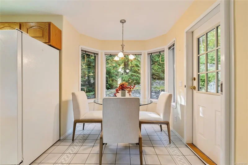 1575 Dean Park Rd, North Saanich, British Columbia, Canada. - Photo 8