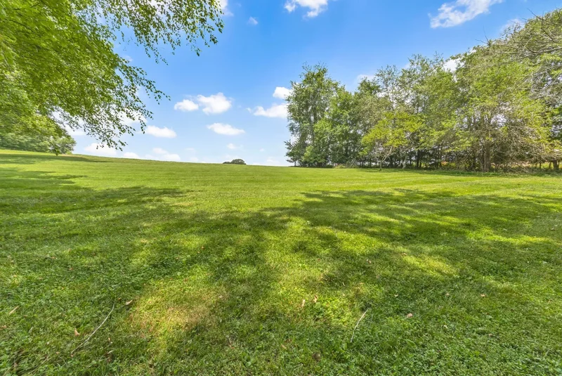 1330 Barkley Hills Cir, Clarksville, TN 37040, Clarksville, Tennessee, United States. - Photo 13