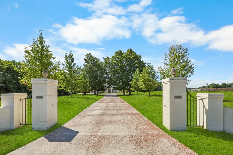 2360 Memorial Drive Ext, Clarksville, TN 37043, Clarksville, Tennessee, United States. - Photo 77