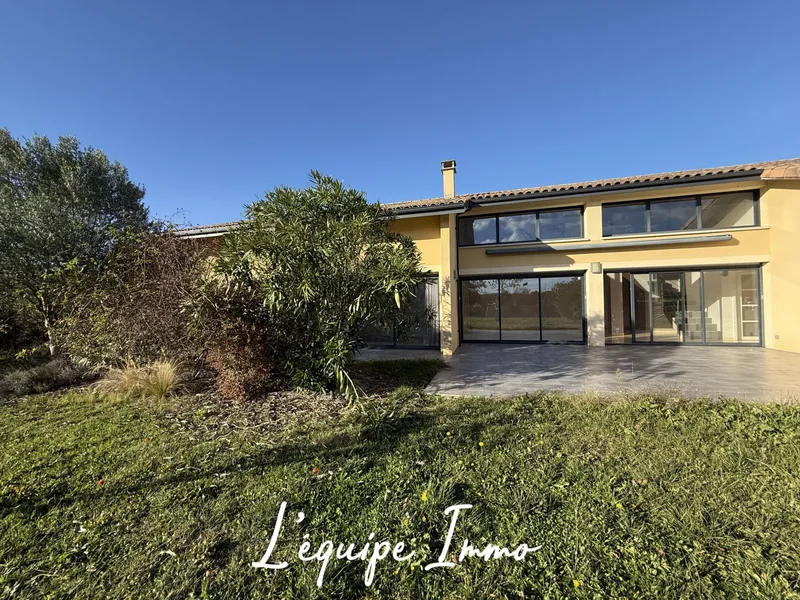 House 7 room(s) 4 bedroom(s) 184.13 m²