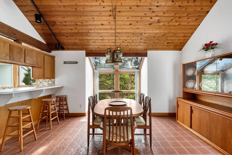 Cranberry Hole Road, Amagansett, New York, United States. - Photo 10