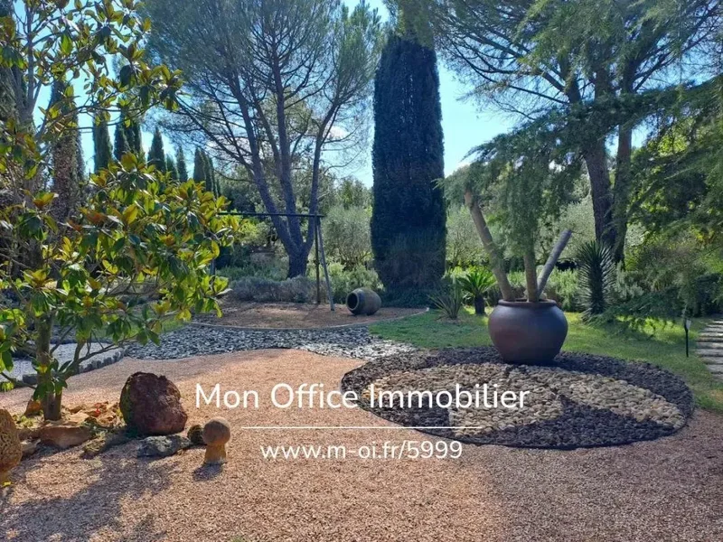 Peyrolles-en-Provence, Provence-Alpes-Côte d'Azur, France. - Photo 18