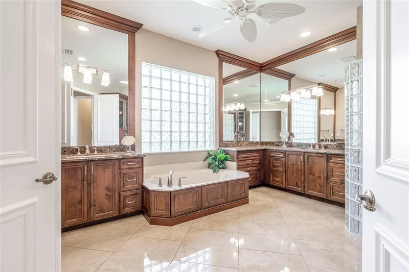 10576 Whitewind Cir, Boynton Beach, FL 33473, Boynton Beach, Florida, United States. - Photo 20