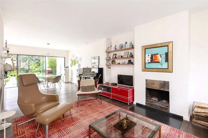 4 bed End Terrace House for Sale in N6
