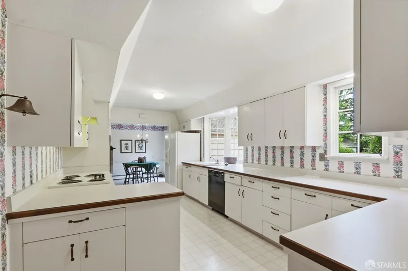 6 Cypress Court, Los Altos Hills, California, United States. - Photo 18