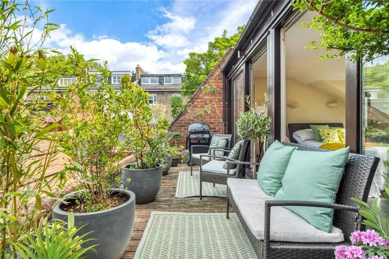 Belsize Park, London, England, United Kingdom. - Photo 7