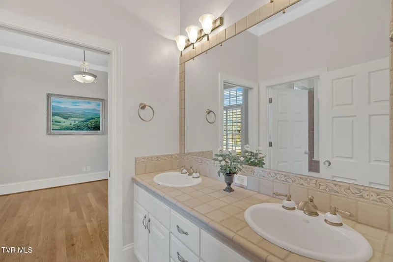 215 Lick Hollow Road, Greeneville, TN 37743, Greeneville, Tennessee, United States. - Photo 61
