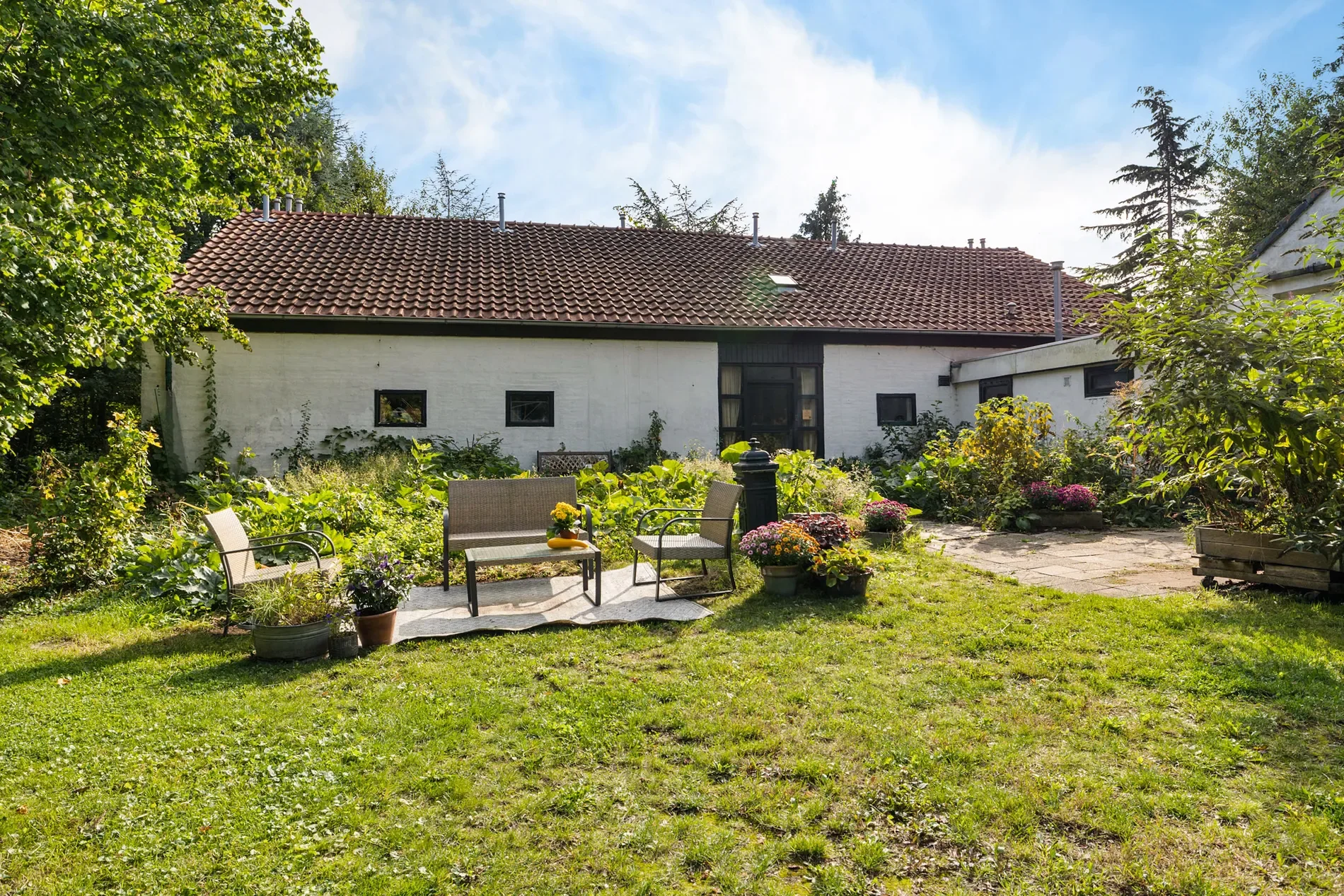Exterior photo 12