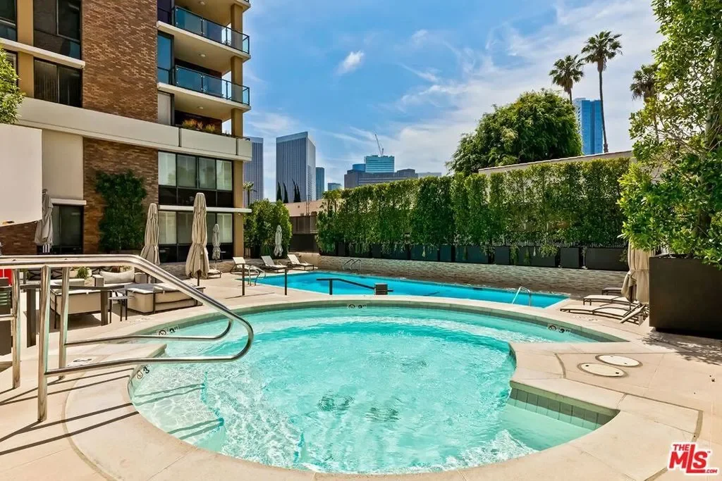 211 S Spalding Drive 603S, Beverly Hills, California, United States. - Photo 2